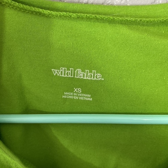 Wild Fable V Neck Lime Green Basic Crop Top - Picture 3 of 7